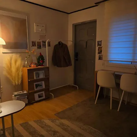 # Itaewon 10 Minutes On Foot # Hangangjin Station 3 Minutes # Hannam Hot Place # Private Room 3 Person Single 2
